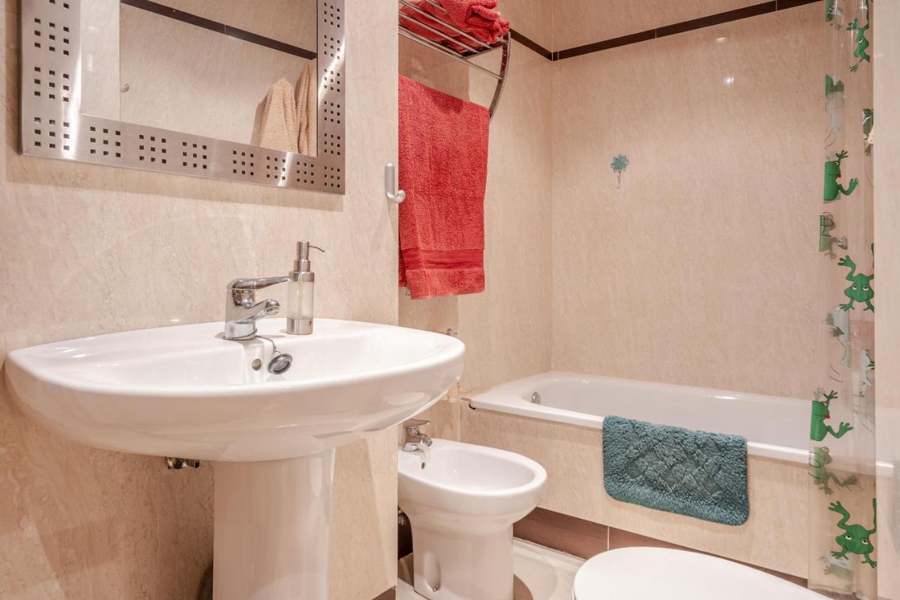 Expoholidays - Centrico Piso Parking Incluido Calle Alvaro Bazan Apartment